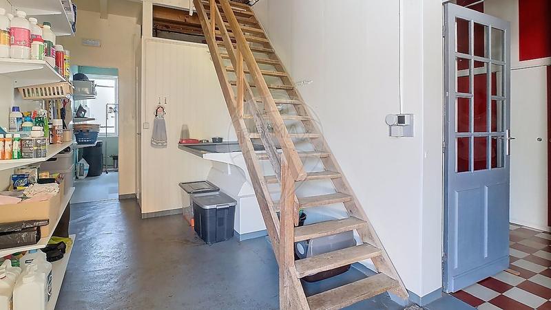 Maison - 275 m² - 9 pièces