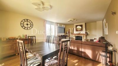 Maison - 195 m² - 9 pièces