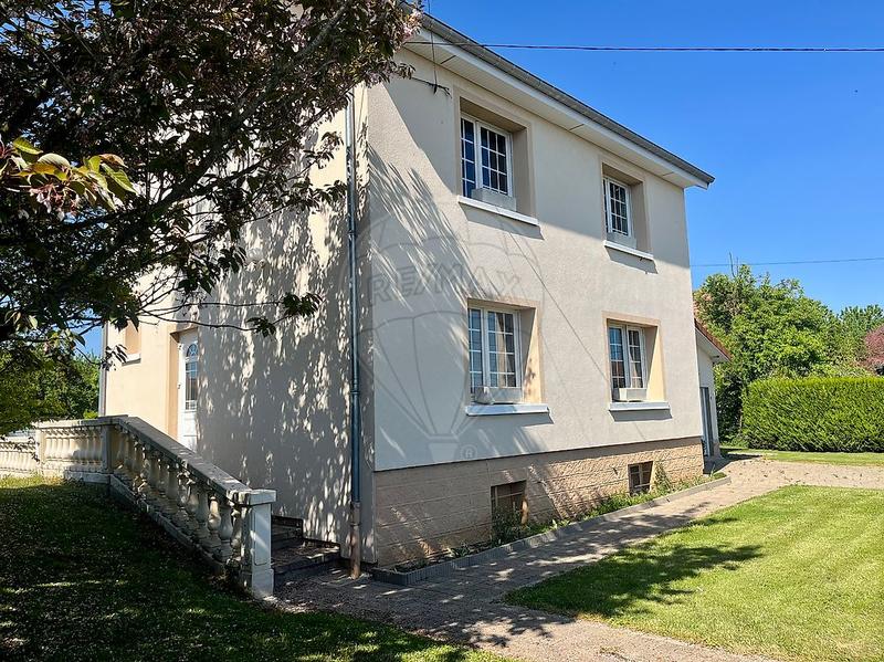 Propriété - 102 m² - 5 pièces