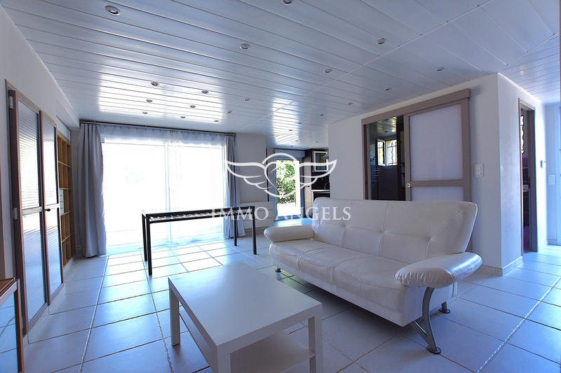 Villa - 206 m² - 9 pièces