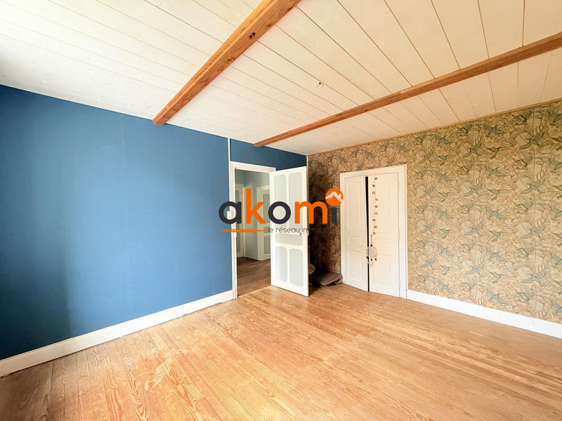 Maison - 230 m² - 7 pièces