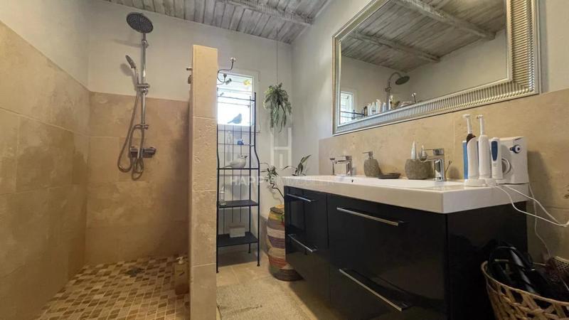 Propriété - 355 m² - 14 pièces