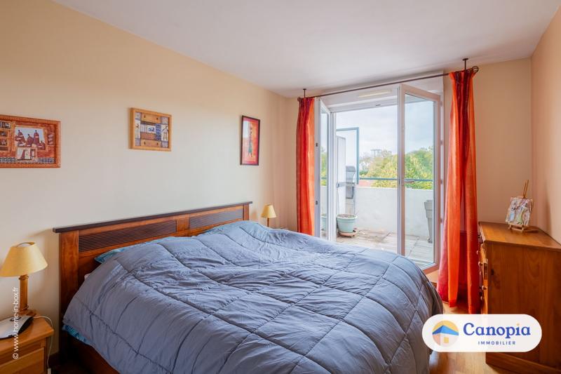 Appartement - 96 m² - 5 pièces