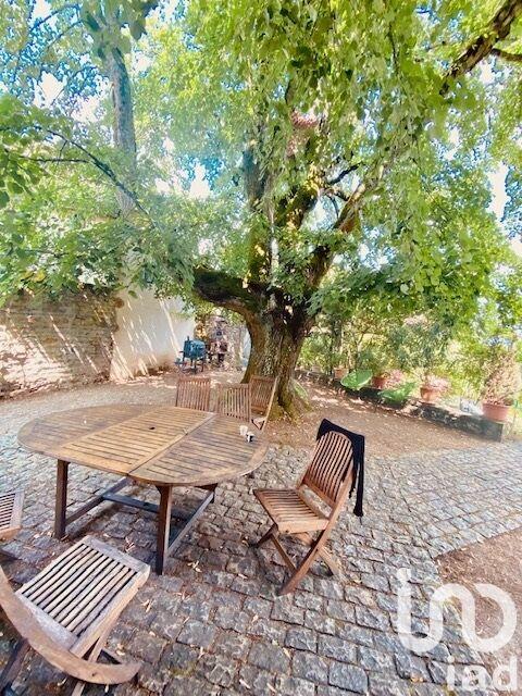 Maison - 365 m² - 14 pièces