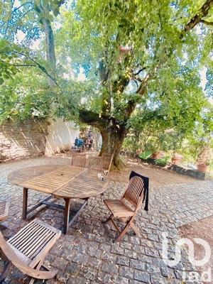 Maison - 365 m² - 14 pièces