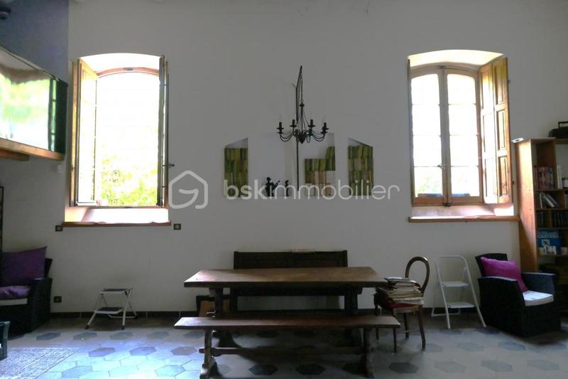 Propriété - 161 m² - 10 pièces