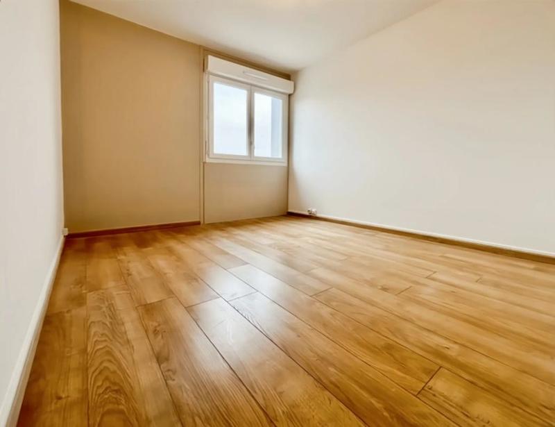 Appartement - 90 m² - 5 pièces
