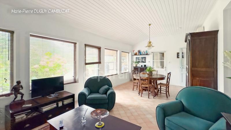 Maison - 208 m² - 9 pièces