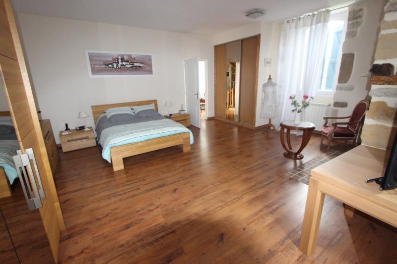 Maison - 234 m² - 6 pièces