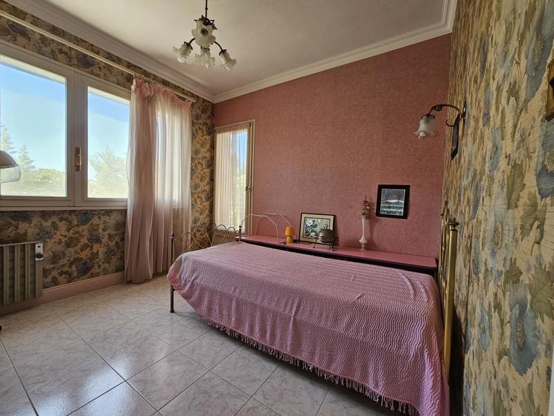 Maison - 238 m² - 9 pièces