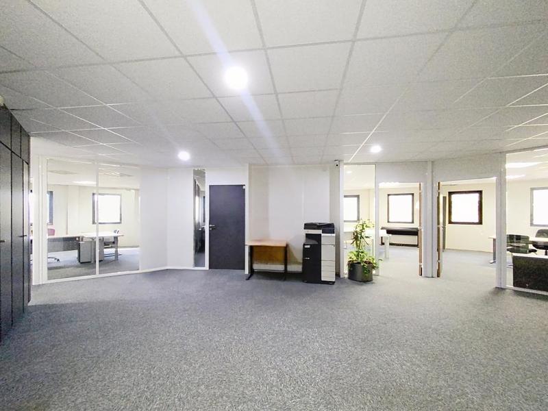 Bureau - 488 m²
