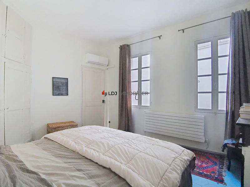 Maison - 300 m² - 9 pièces