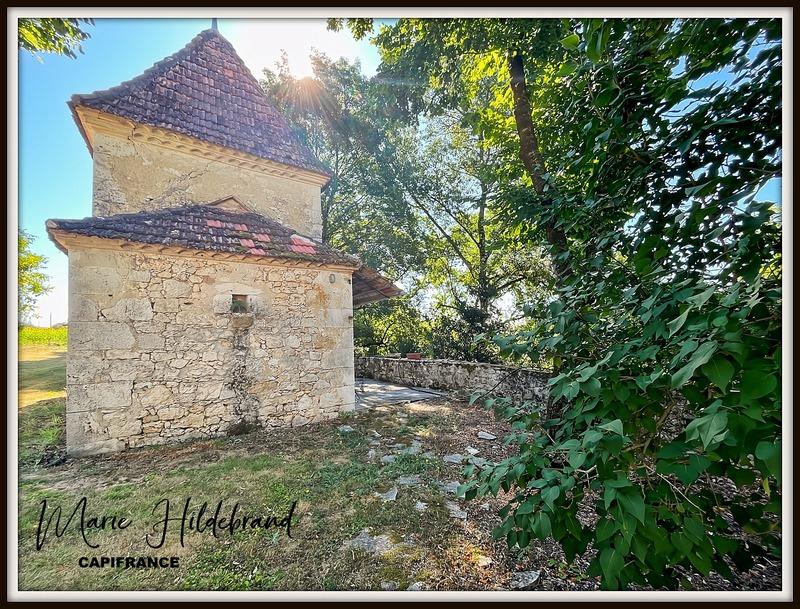 Maison - 396 m² - 10 pièces