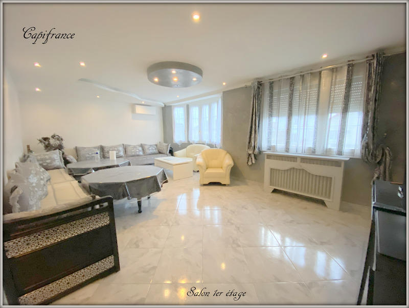 Maison - 250 m² - 9 pièces