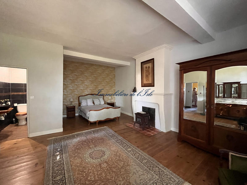 Maison - 300 m² - 10 pièces