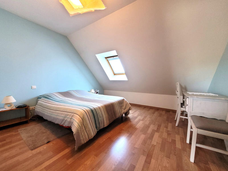 Maison - 215 m² - 9 pièces