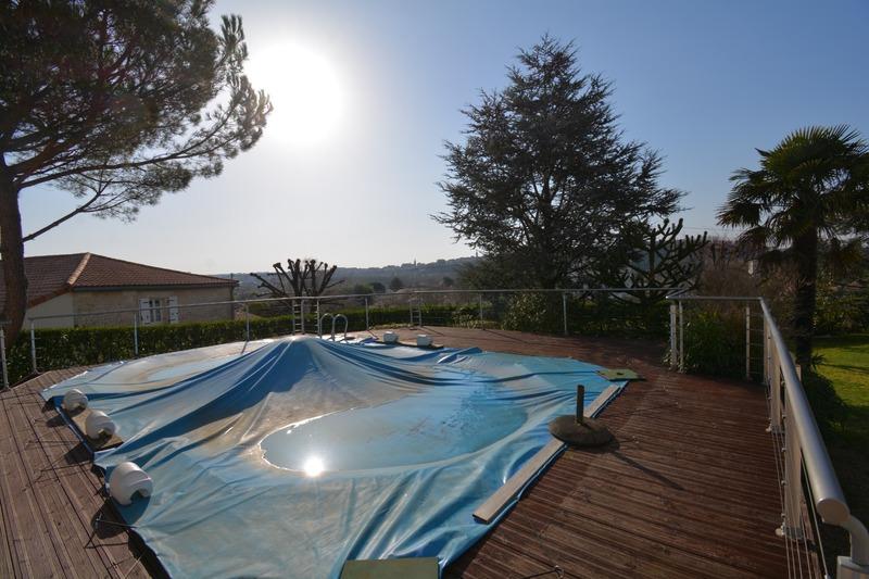 Maison - 229 m² - 8 pièces