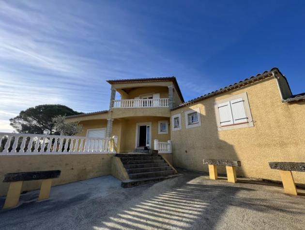 Villa - 204 m² - 5 pièces