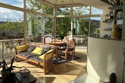 Propriété - 193 m² - 12 pièces