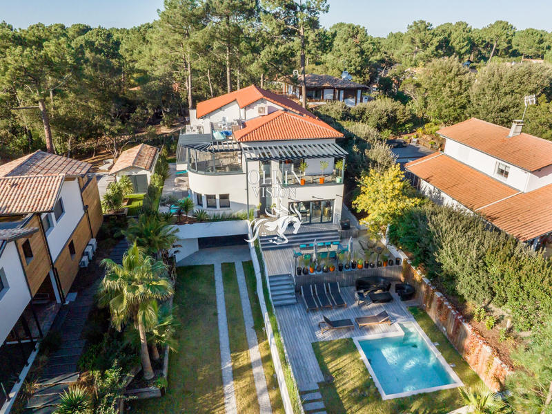 Villa - 550 m² - 10 pièces
