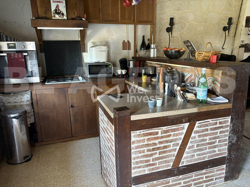 Maison - 235 m² - 9 pièces