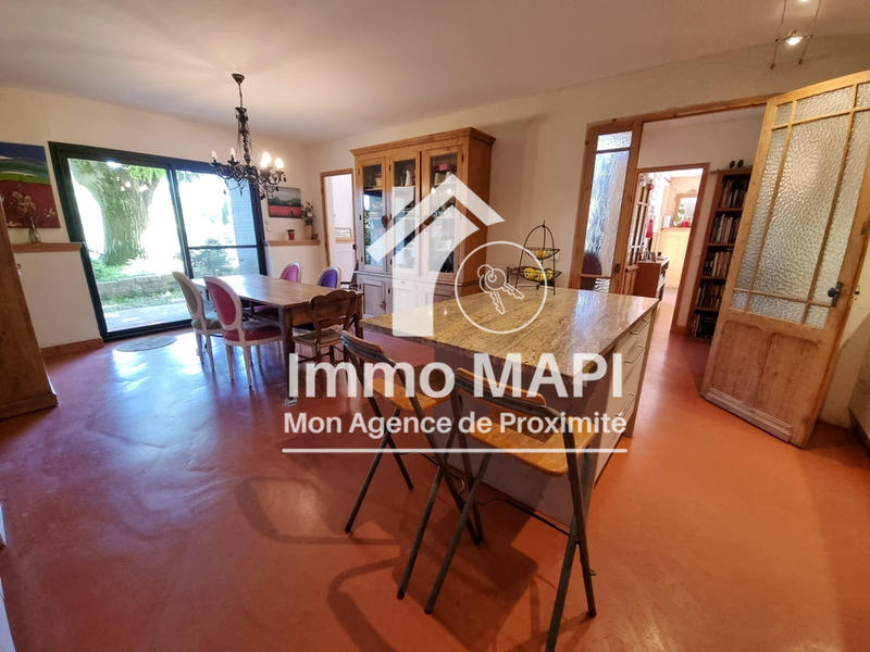 Maison - 276 m² - 10 pièces