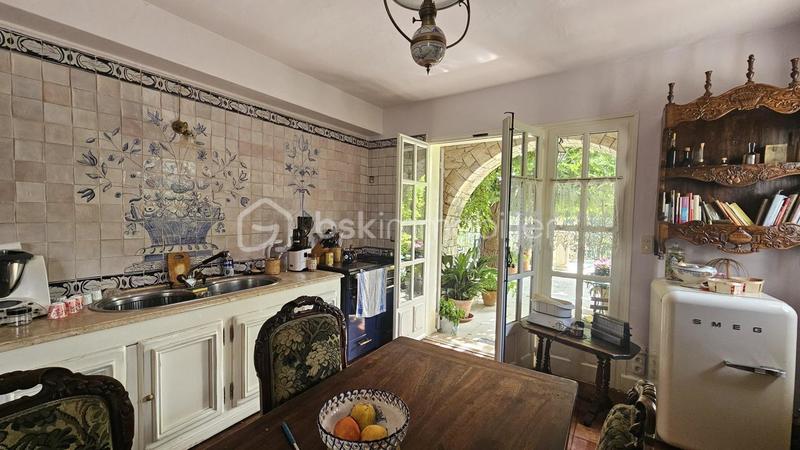 Propriété - 212 m² - 10 pièces