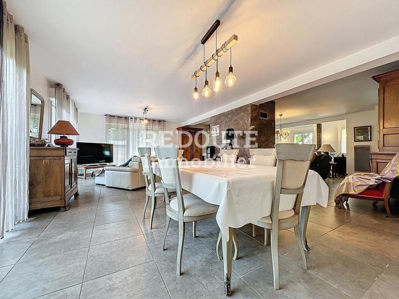 Maison - 260 m² - 7 pièces