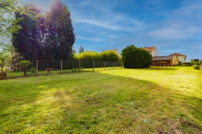 Terrain constructible - 1 889 m²