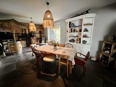 Maison - 200 m² - 4 pièces