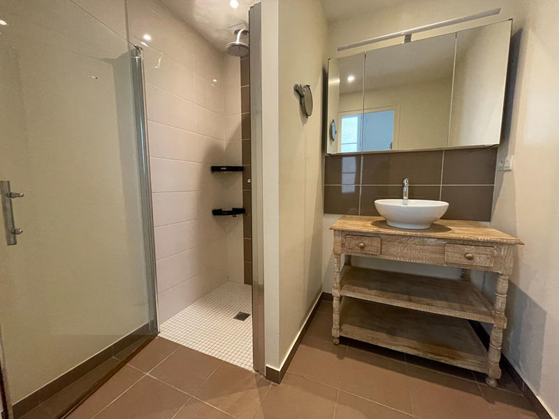 Maison - 196 m² - 9 pièces