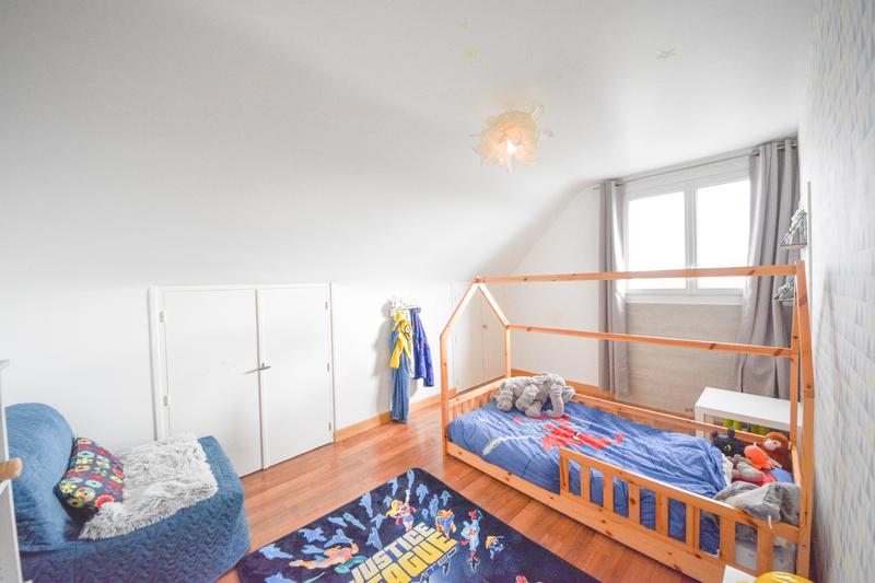 Maison - 175 m² - 9 pièces