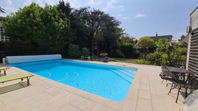 Villa - 183 m² - 8 pièces