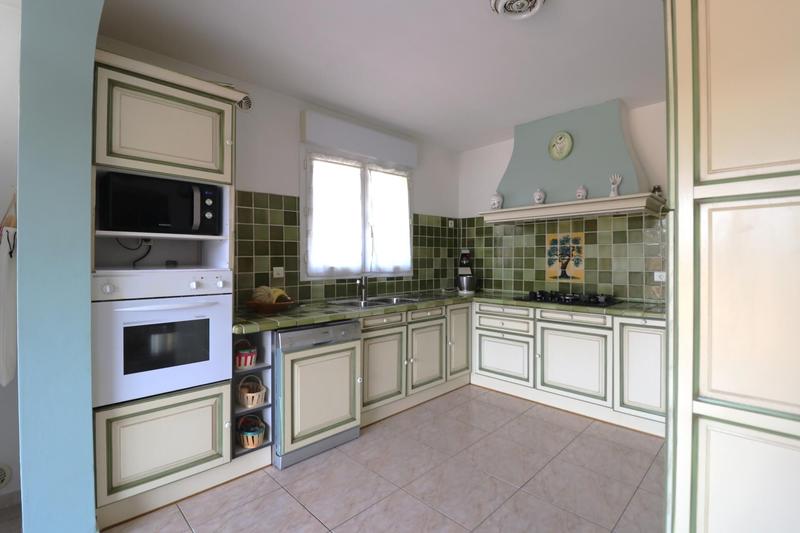 Maison - 240 m² - 5 pièces