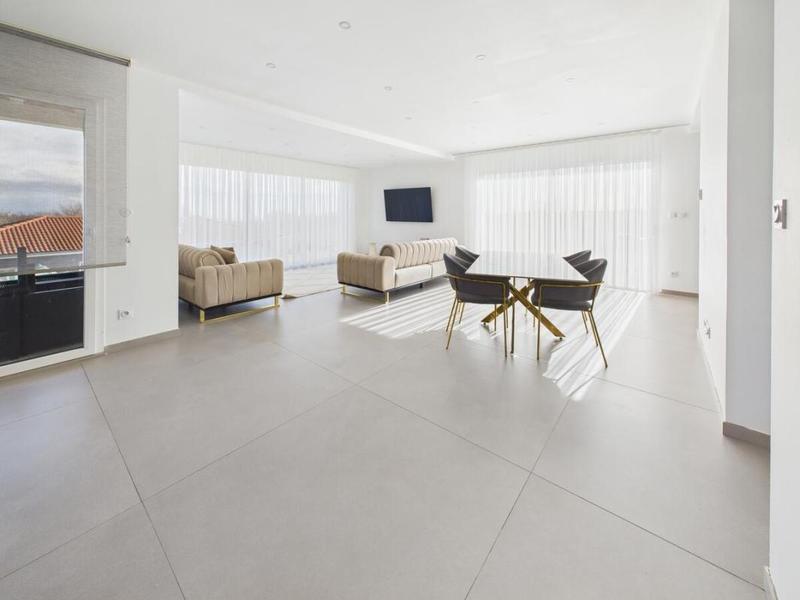 Maison - 147 m² - 6 pièces