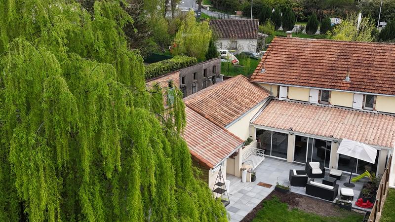 Maison - 185 m² - 7 pièces