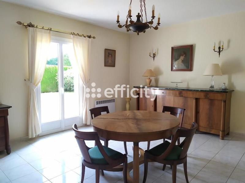 Maison - 212 m² - 8 pièces