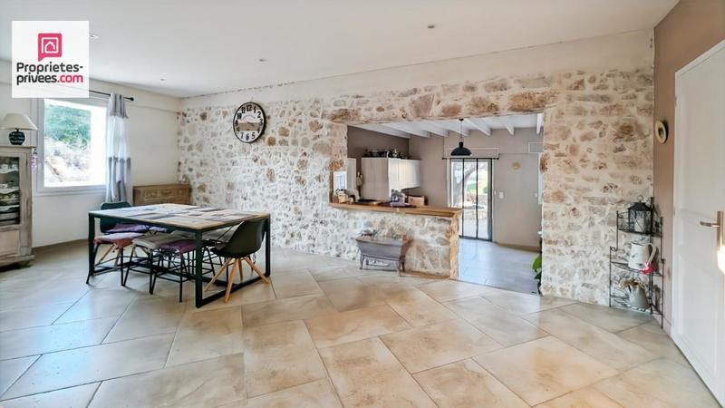 Maison - 180 m² - 5 pièces