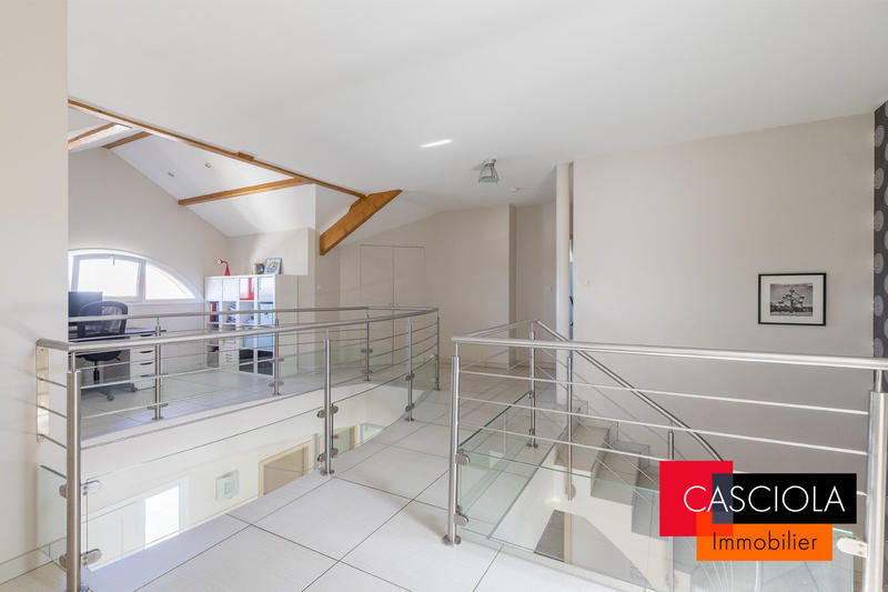 Maison - 191 m² - 6 pièces