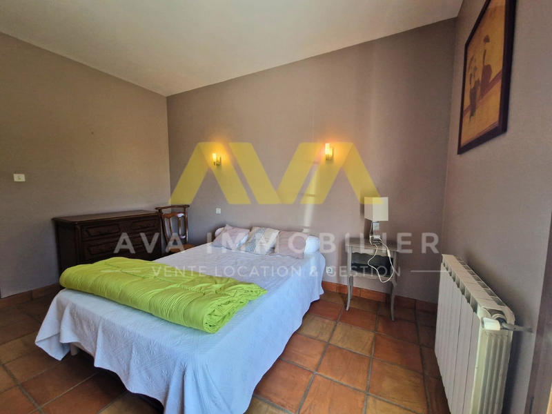 Maison - 300 m² - 9 pièces