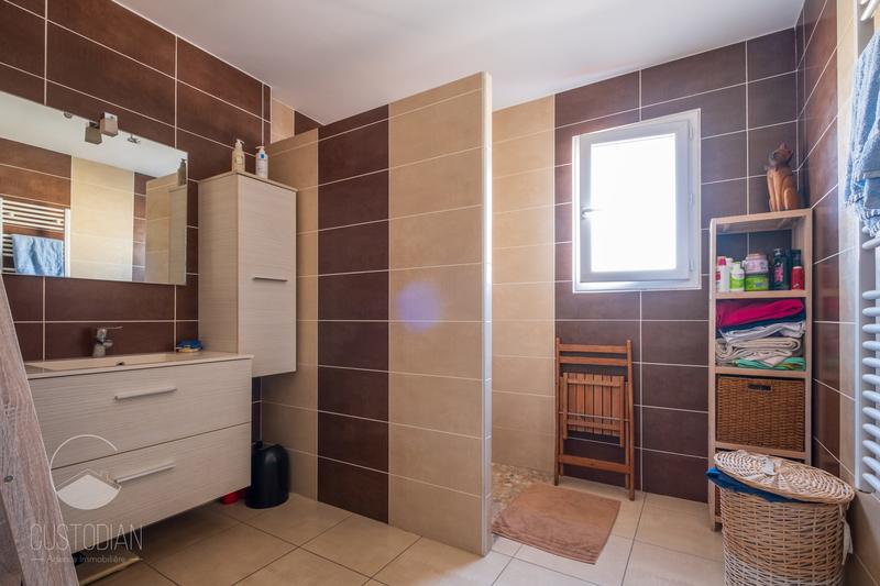 Maison - 96 m² - 4 pièces