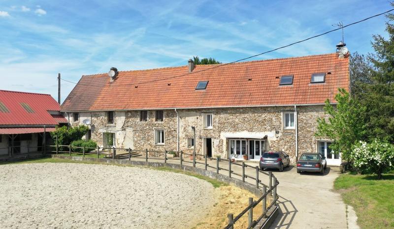 Maison - 395 m² - 16 pièces