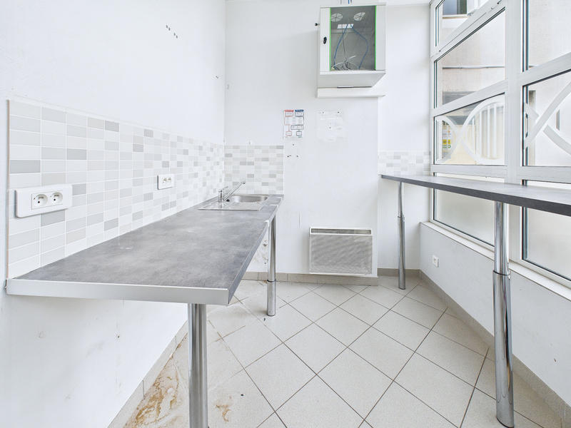 Local commercial - 112 m² - 6 pièces