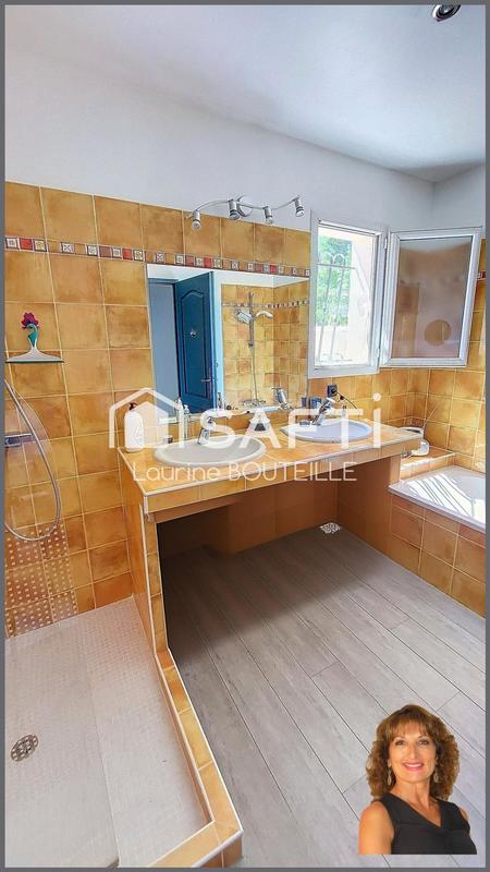 Maison - 202 m² - 8 pièces