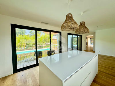 Maison - 141 m² - 7 pièces