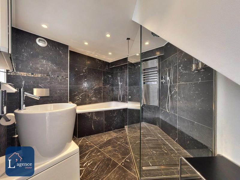 Appartement - 257 m² - 6 pièces