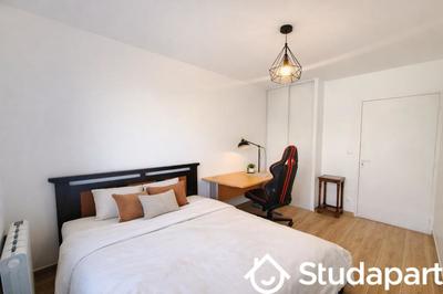 Chambre - 11 m² - 1 pièce