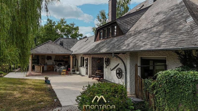Maison - 450 m² - 10 pièces