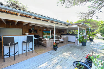 Villa - 220 m² - 11 pièces