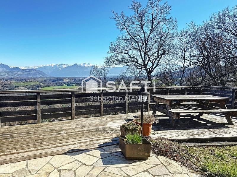 Maison - 255 m² - 7 pièces